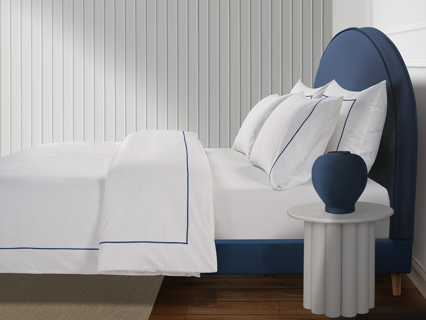 800 Thread Count Egyptian Cotton Cedarhurst LUXE Bedding Set - Navy Peony