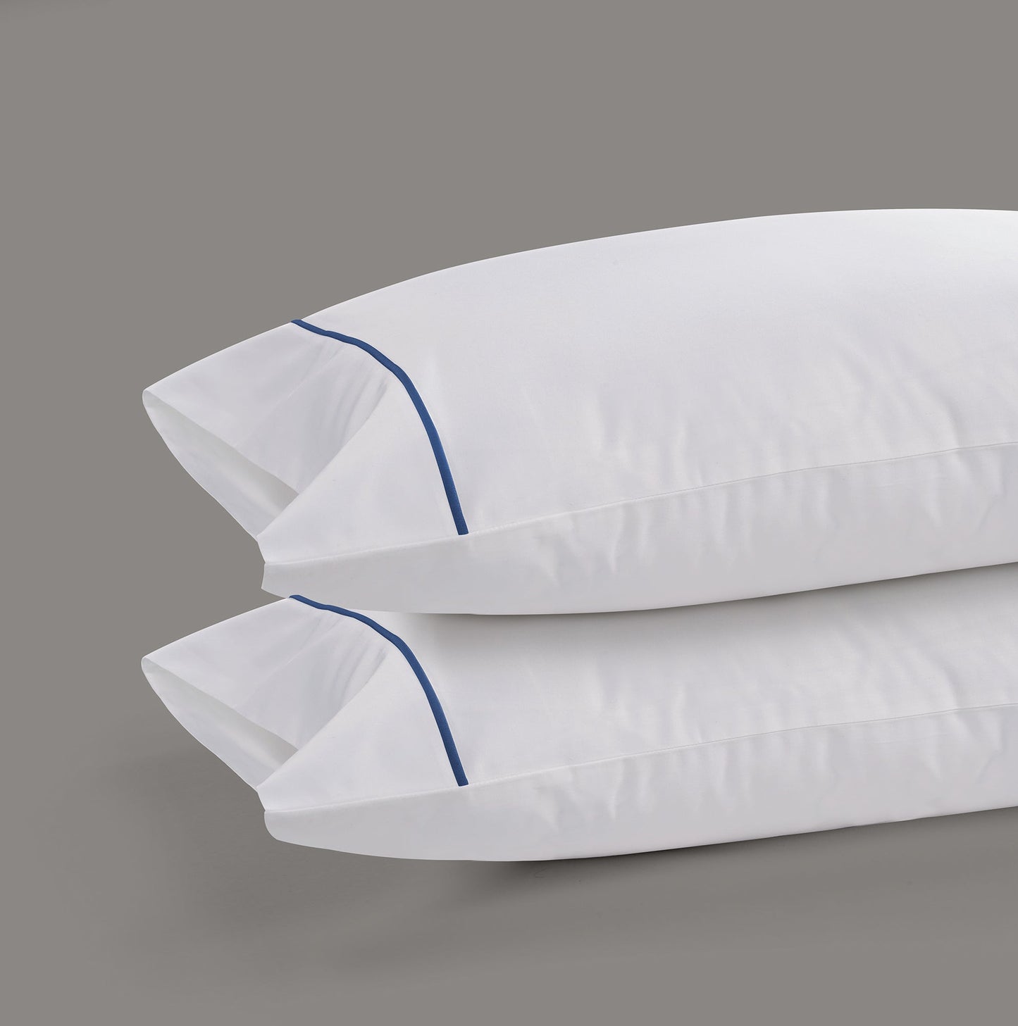 800 Thread Count Egyptian Cotton Cedarhurst Lux Buttery Smooth Pillowcases - Navy Peony